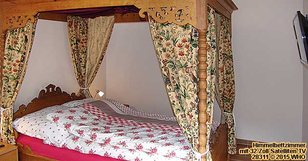 Nichtraucher-Himmelbett-Ferienwohnung Wilhelm Hermann Oberwesel am Rhein, 2 Pers. pro Nacht ab 26,50 EUR, im Tal der Loreley, Mittelrhein, Rheintal zwischen Mainz, Rdesheim, Bingen, Bacharach, Loreley, St. Goar, Boppard und Koblenz, Deutschland.